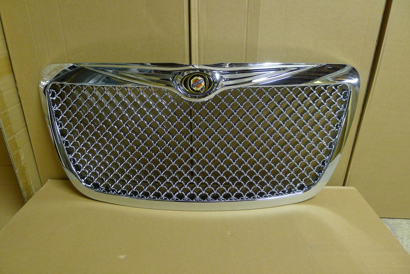 Chrysler 300 chrome grill #2