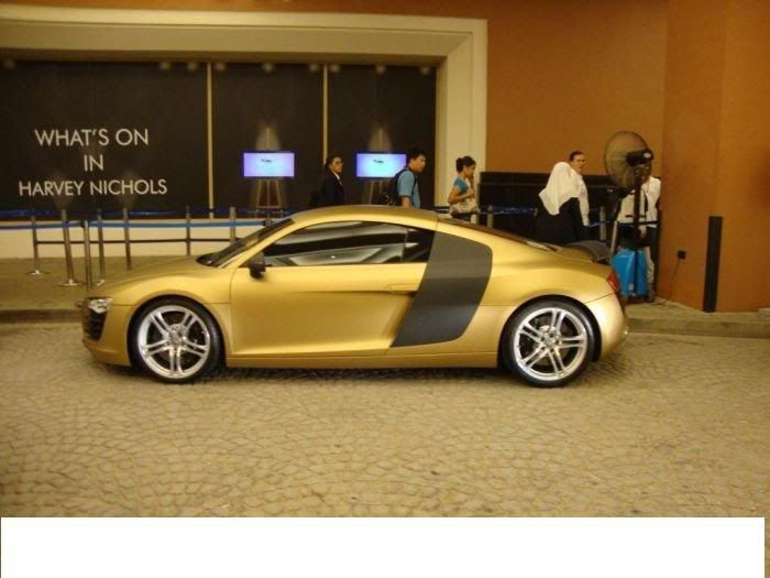 1251783478_audi_r8_gold_02.jpg