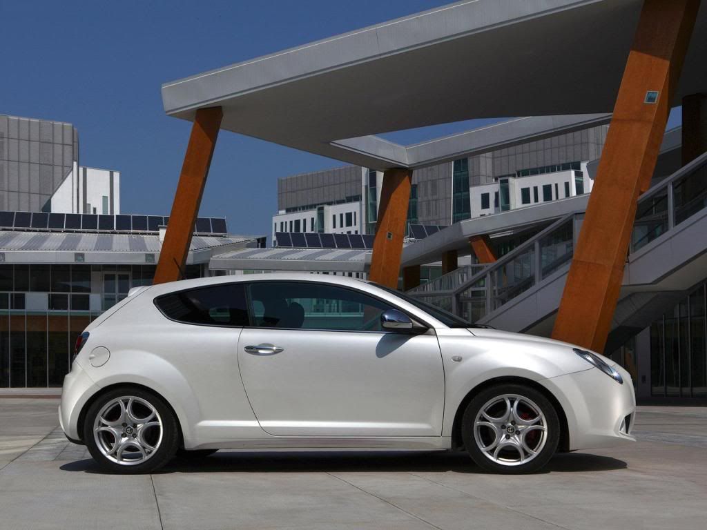 Alfa_Romeo-MiTo_14_MultiAir_2010-3.jpg