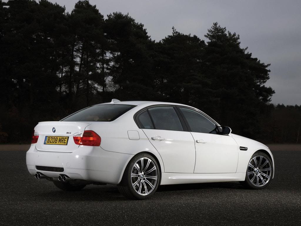 BMW-M3_Saloon_UK_Version_2009_16-5.jpg