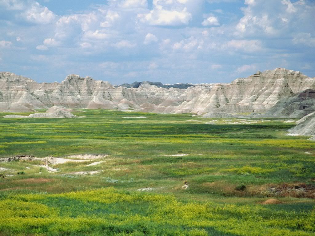 BadlandsNationalParkSouthDakota.jpg