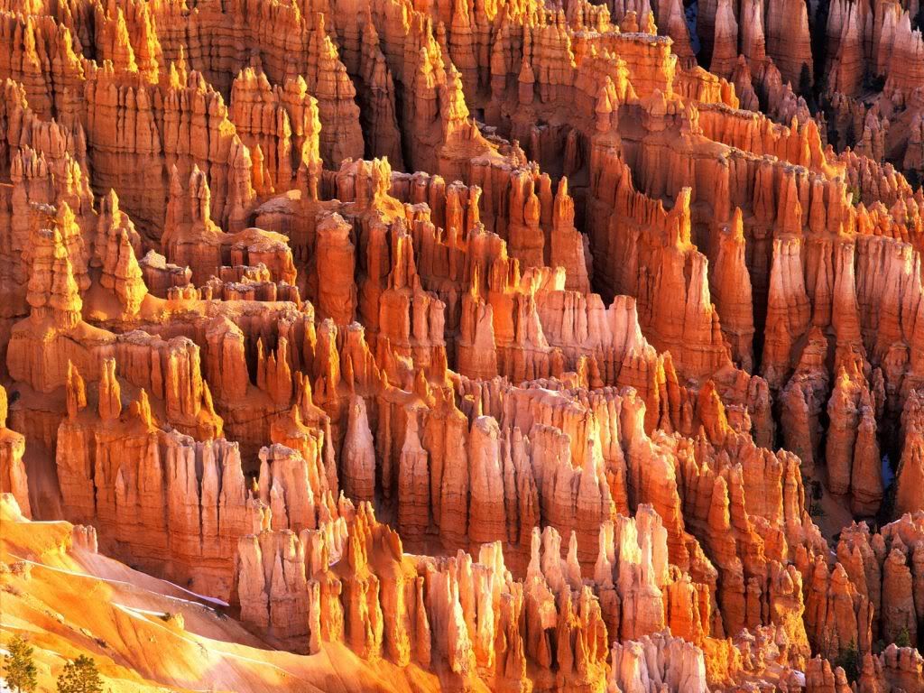 HoodoosFormationsBryceCanyonUtah.jpg