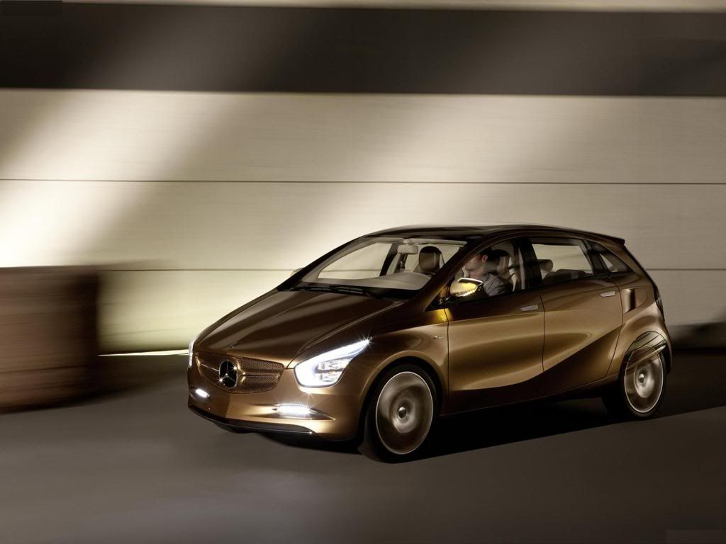 Mercedes-Benz-BlueZero_E-Cell_Pl-5.jpg