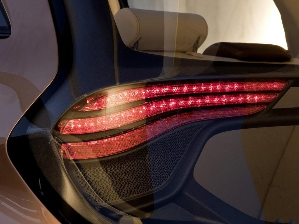 Mercedes-Benz-BlueZero_E-Cell_Plus_.jpg