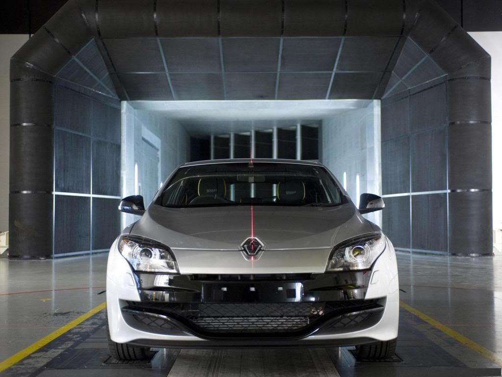 Renault-Megane_RS_2010_1600x1200-6.jpg