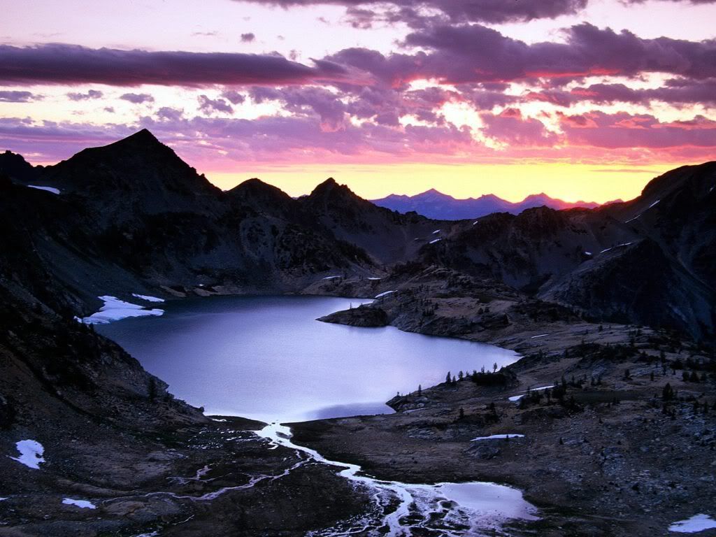 SunriseOverUpperIceLakeBasinGlacier.jpg