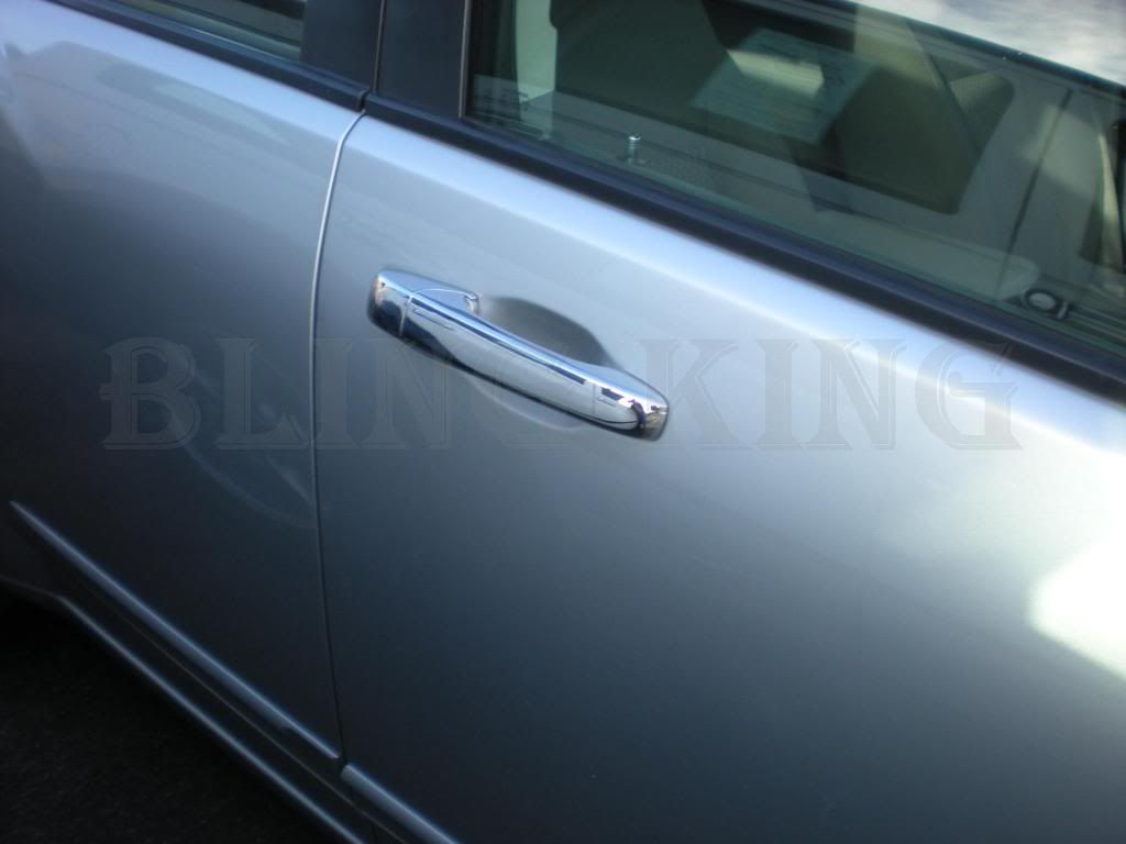 Dodge_Avenger_chrome_handle_cove 1