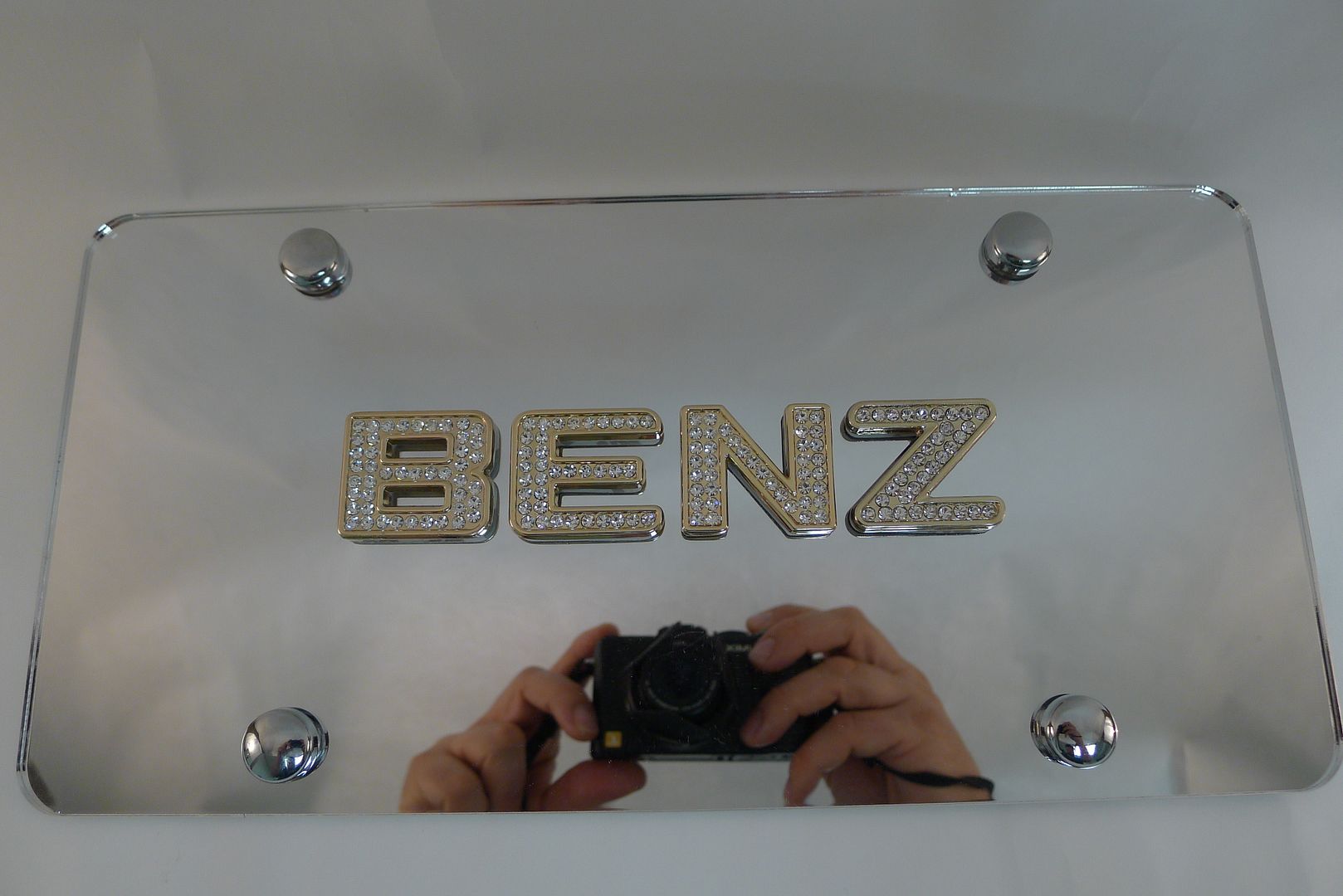  photo Benz-emblem-chrome-license-plate-iced-out-swarovski-crystal-gold-badge_zpsbelvfxiq.jpg
