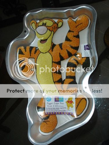 NEU DISNEY WINNIE THE POOH TIGGER BACKFORM Kuchen Torten Verzierung