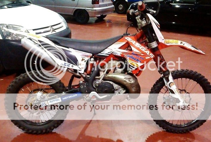 gasgas1008_zps89fa6f75.jpg